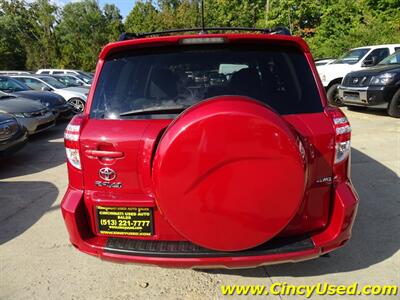 2012 Toyota RAV4 2.5L I4 4WD   - Photo 8 - Cincinnati, OH 45255