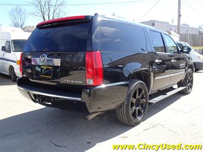 2012 Cadillac Escalade ESV Luxury   - Photo 6 - Cincinnati, OH 45255