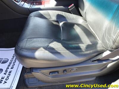 2012 Cadillac Escalade ESV Luxury   - Photo 30 - Cincinnati, OH 45255