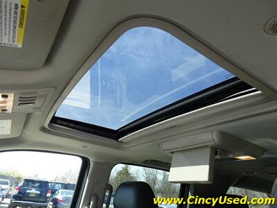 2012 Cadillac Escalade ESV Luxury   - Photo 25 - Cincinnati, OH 45255