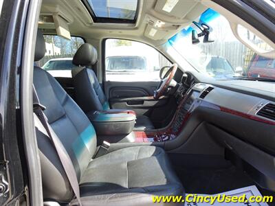 2012 Cadillac Escalade ESV Luxury   - Photo 16 - Cincinnati, OH 45255