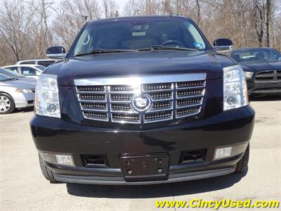 2012 Cadillac Escalade ESV Luxury   - Photo 2 - Cincinnati, OH 45255