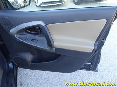 2009 Toyota RAV4 Limited   - Photo 29 - Cincinnati, OH 45255