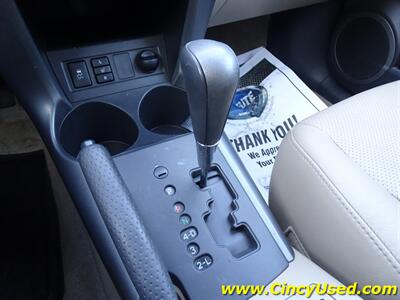 2009 Toyota RAV4 Limited   - Photo 19 - Cincinnati, OH 45255