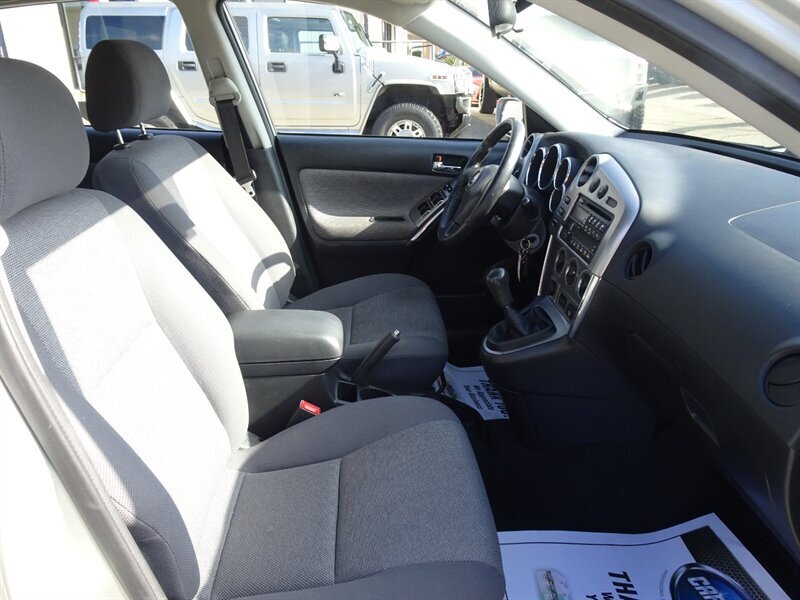 2003 Toyota Matrix XR - Photo 10 - Cincinnati, OH 45255