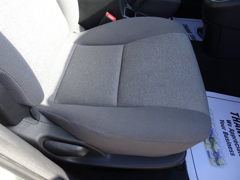 2003 Toyota Matrix XR - Photo 15 - Cincinnati, OH 45255