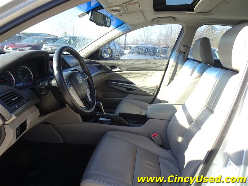 2009 Honda Accord EX-L V6 w/Navi - Photo 11 - Cincinnati, OH 45255