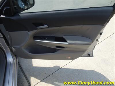 2009 Honda Accord EX-L V6 w/Navi   - Photo 26 - Cincinnati, OH 45255
