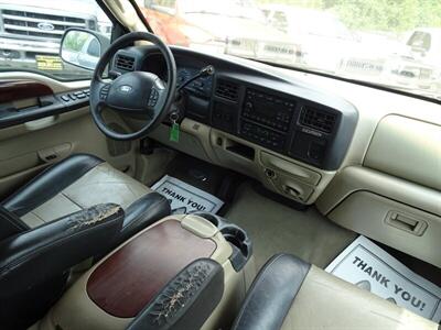 2005 Ford Excursion Eddie Bauer  5.4L V8 RWD - Photo 41 - Cincinnati, OH 45255