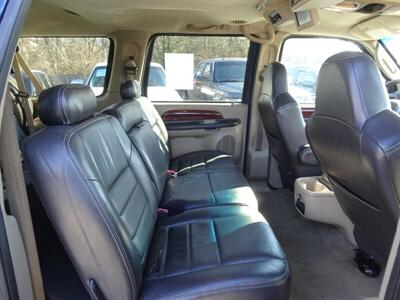 2005 Ford Excursion Eddie Bauer  5.4L V8 RWD - Photo 61 - Cincinnati, OH 45255