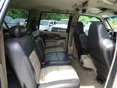 2005 Ford Excursion Eddie Bauer  5.4L V8 RWD - Photo 44 - Cincinnati, OH 45255