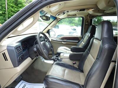 2005 Ford Excursion Eddie Bauer  5.4L V8 RWD - Photo 29 - Cincinnati, OH 45255