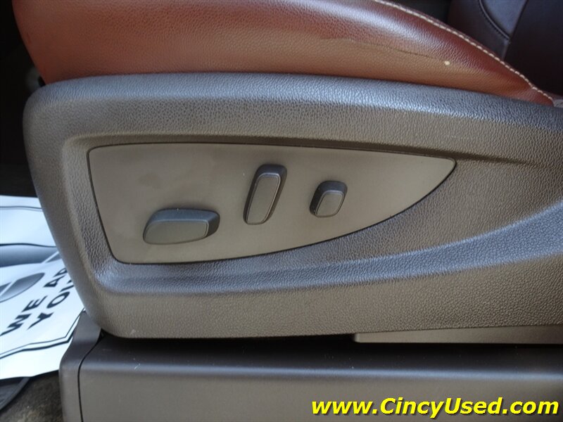 2015 Chevrolet Suburban LTZ - Photo 32 - Cincinnati, OH 45255