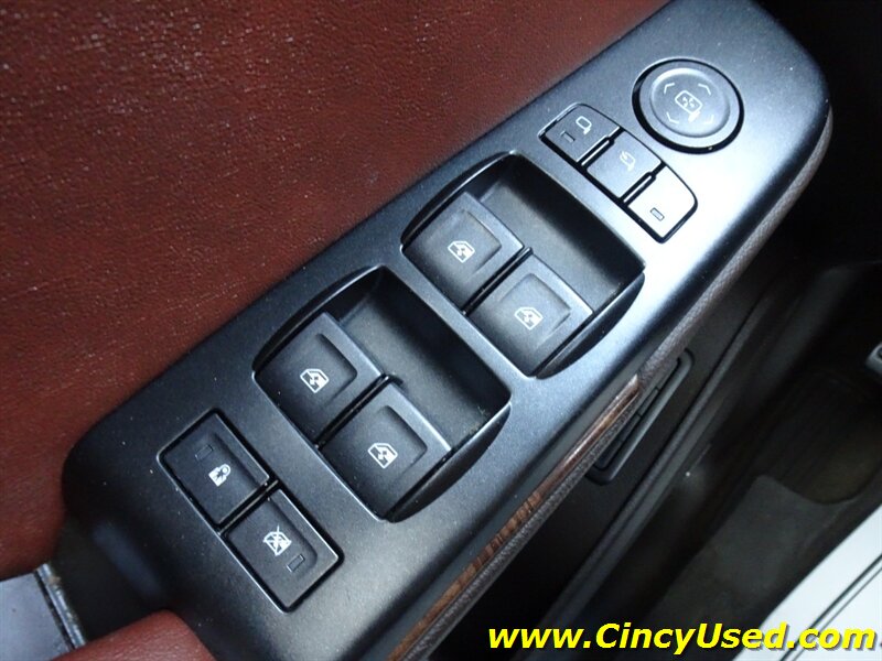 2015 Chevrolet Suburban LTZ - Photo 29 - Cincinnati, OH 45255