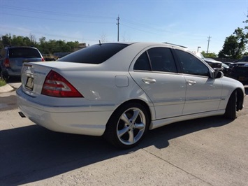 2005 Mercedes-Benz C230 Kompressor   - Photo 13 - Cincinnati, OH 45255