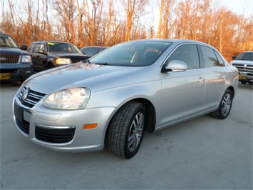 2005 Volkswagen Jetta 2.5   - Photo 11 - Cincinnati, OH 45255