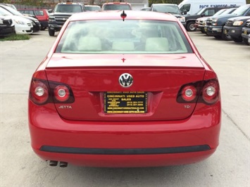 2010 Volkswagen Jetta TDI   - Photo 5 - Cincinnati, OH 45255