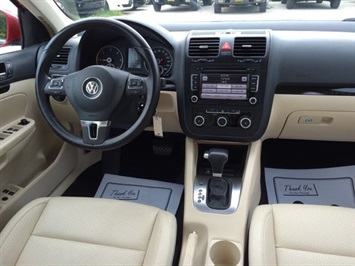 2010 Volkswagen Jetta TDI   - Photo 7 - Cincinnati, OH 45255