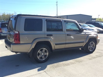 2006 Jeep Commander   - Photo 6 - Cincinnati, OH 45255