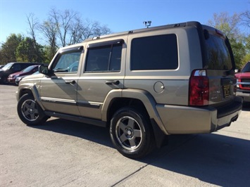 2006 Jeep Commander   - Photo 12 - Cincinnati, OH 45255