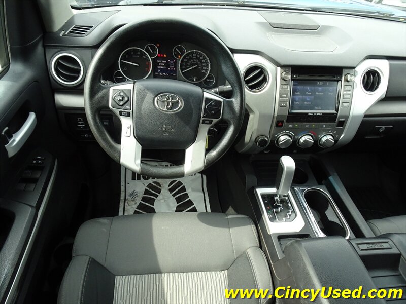 2016 Toyota Tundra SR5   - Photo 12 - Cincinnati, OH 45255