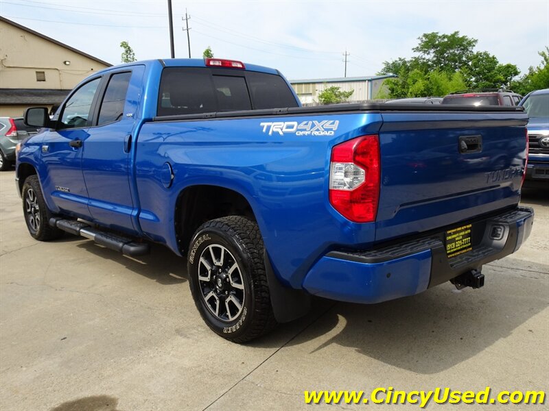 2016 Toyota Tundra SR5   - Photo 11 - Cincinnati, OH 45255
