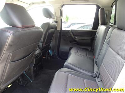 2012 Nissan Titan PRO-4X  5.6L V8 4WD - Photo 12 - Cincinnati, OH 45255