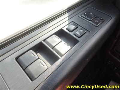 2012 Nissan Titan PRO-4X  5.6L V8 4WD - Photo 22 - Cincinnati, OH 45255