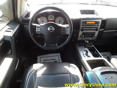 2012 Nissan Titan PRO-4X  5.6L V8 4WD - Photo 11 - Cincinnati, OH 45255