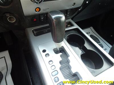 2012 Nissan Titan PRO-4X  5.6L V8 4WD - Photo 16 - Cincinnati, OH 45255