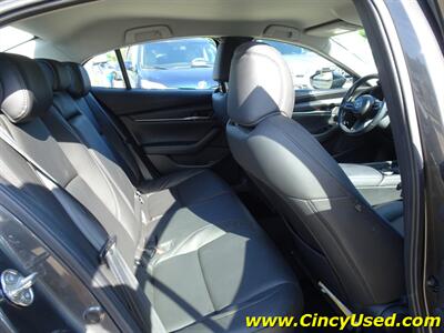 2020 Mazda MAZDA3 Select   - Photo 15 - Cincinnati, OH 45255