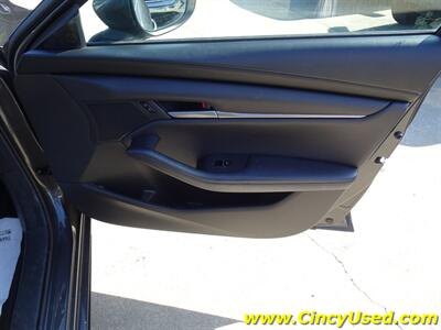2020 Mazda MAZDA3 Select   - Photo 28 - Cincinnati, OH 45255