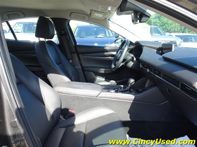 2020 Mazda MAZDA3 Select   - Photo 17 - Cincinnati, OH 45255