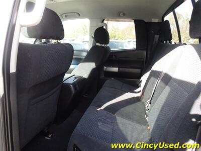 2007 Toyota Tundra SR5  5.7L V8 4X4 - Photo 12 - Cincinnati, OH 45255