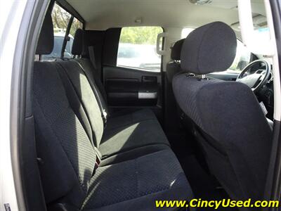 2007 Toyota Tundra SR5  5.7L V8 4X4 - Photo 13 - Cincinnati, OH 45255