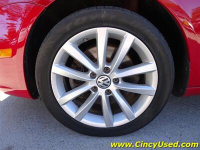 2014 Volkswagen Eos Komfort 2.0L I4 FWD   - Photo 30 - Cincinnati, OH 45255