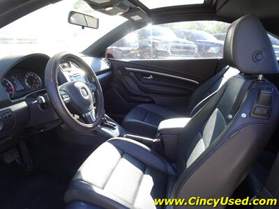 2014 Volkswagen Eos Komfort 2.0L I4 FWD   - Photo 13 - Cincinnati, OH 45255