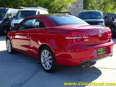 2014 Volkswagen Eos Komfort 2.0L I4 FWD   - Photo 10 - Cincinnati, OH 45255