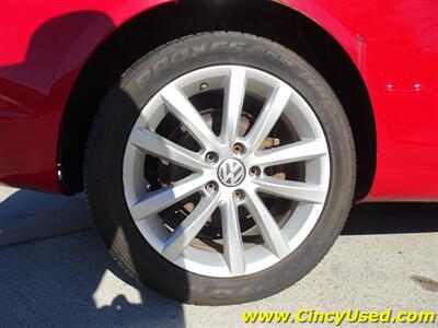 2014 Volkswagen Eos Komfort 2.0L I4 FWD   - Photo 32 - Cincinnati, OH 45255