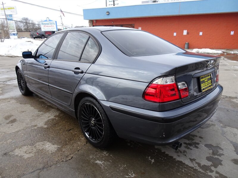 2002 BMW 3 Series 325xi I6 AWD - Photo 4 - Cincinnati, OH 45255