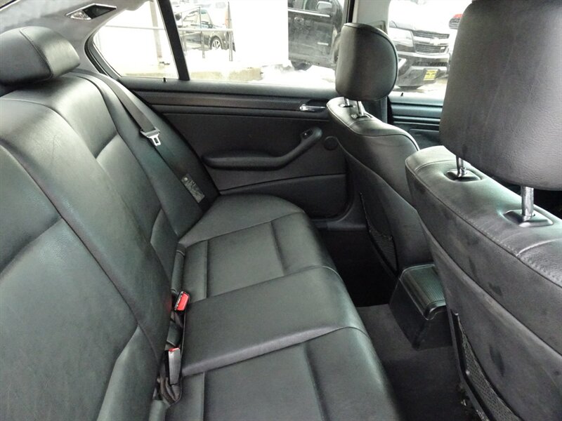 2002 BMW 3 Series 325xi I6 AWD - Photo 11 - Cincinnati, OH 45255