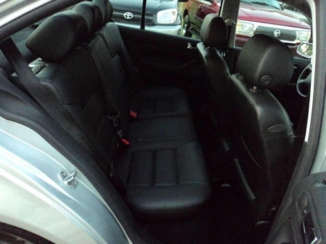 2002 Volkswagen Jetta GLX - Photo 9 - Cincinnati, OH 45255