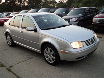 2002 Volkswagen Jetta GLX   - Photo 1 - Cincinnati, OH 45255