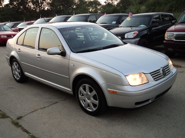 2002 Volkswagen Jetta GLX - Photo 1 - Cincinnati, OH 45255