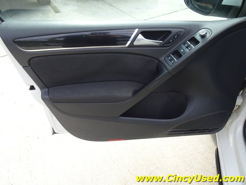 2011 Volkswagen GTI - Photo 14 - Cincinnati, OH 45255