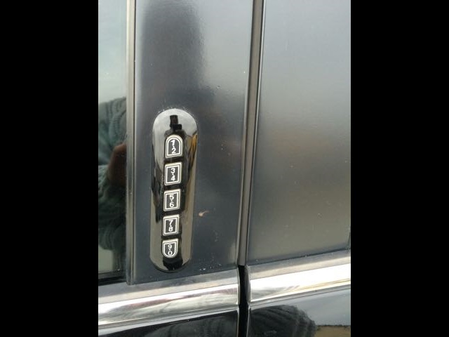 2005 Mercury Montego Luxury - Photo 26 - Cincinnati, OH 45255