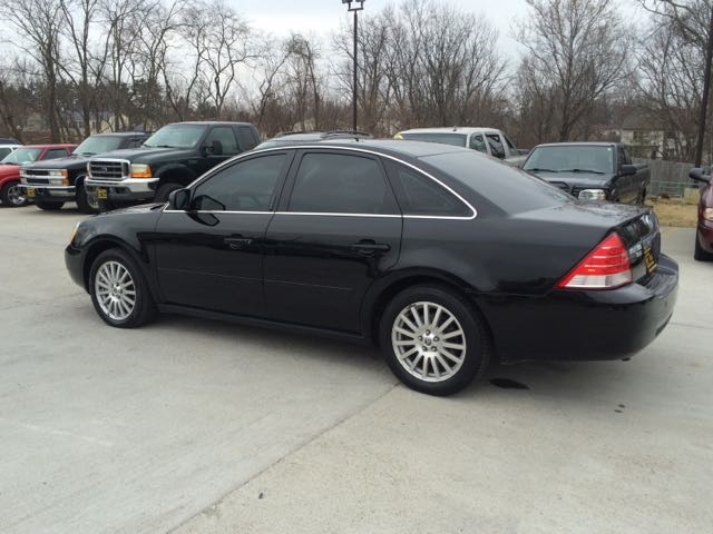 2005 Mercury Montego Luxury - Photo 4 - Cincinnati, OH 45255