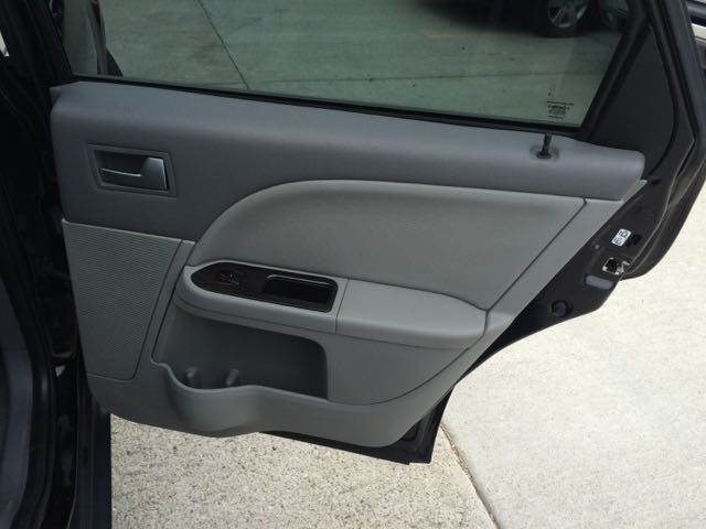 2005 Mercury Montego Luxury - Photo 25 - Cincinnati, OH 45255