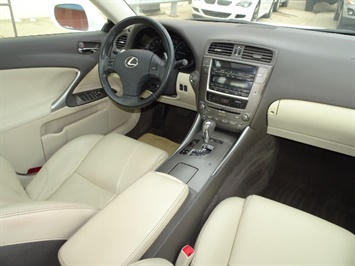 2009 Lexus IS 250   - Photo 12 - Cincinnati, OH 45255