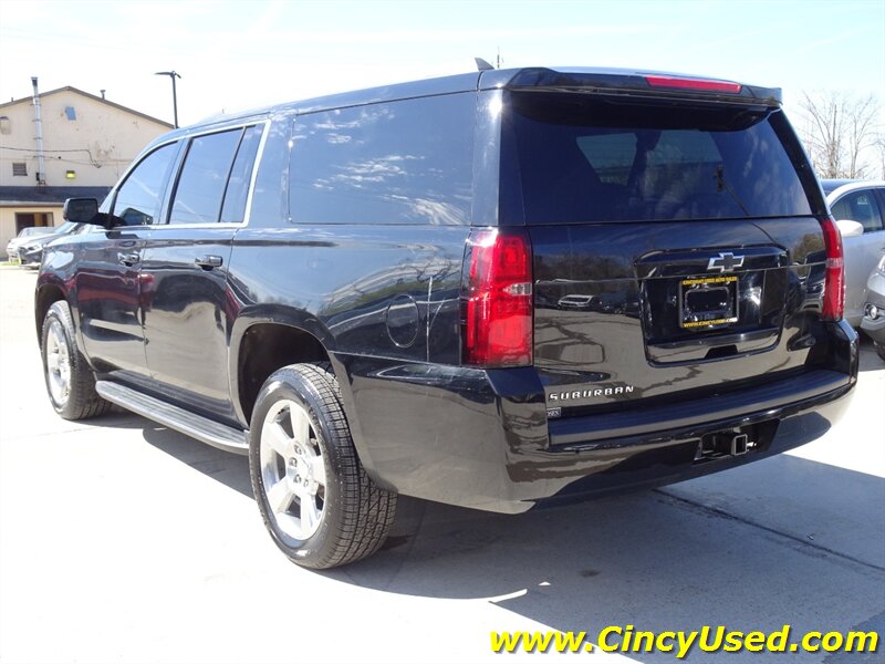 2018 Chevrolet Suburban LT - Photo 9 - Cincinnati, OH 45255